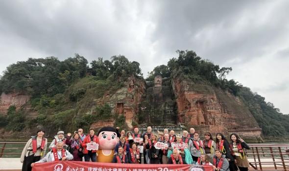 入境游客突破30万，创新纪录！