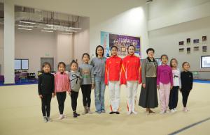 乐山骄傲！全运会艺术体操夺金，她们载誉归来分享喜悦