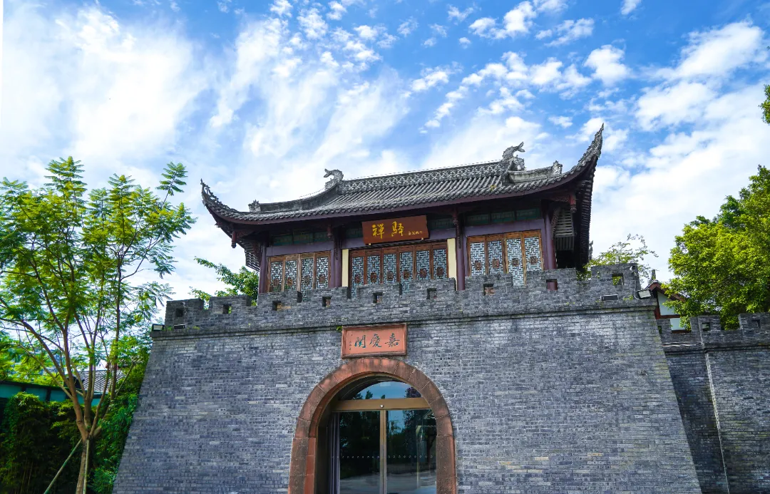 慢下来，在行走中拾光！