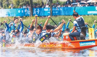今天，乐山龙舟“划”进《人民日报》！